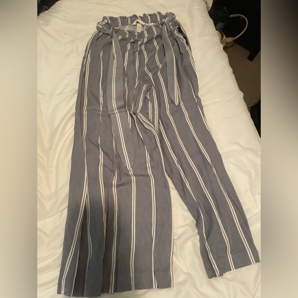 Blue and white striped, tie waist pants. Flowy and perfect for summer - Picture 2 of 3